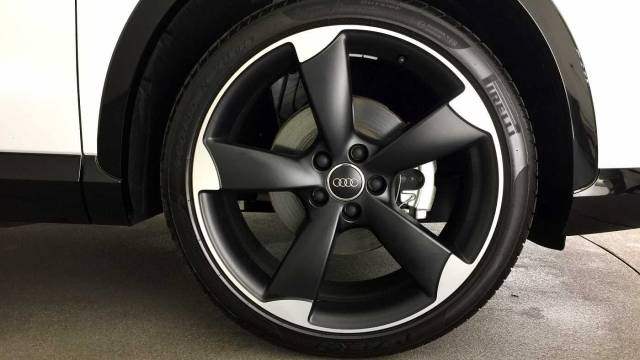 2018 Audi Q3 Black Edition 2.0 TDI quattro 150 PS S tronic