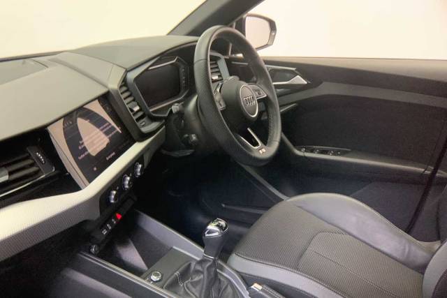 2023 Audi A1 Sportback 1.0 S line 30 TFSI  110 PS 6-speed
