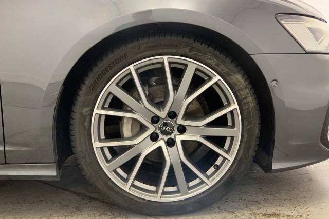 2022 Audi A6 2.0 Avant Black Edition 40 TDI quattro 204 PS S tronic