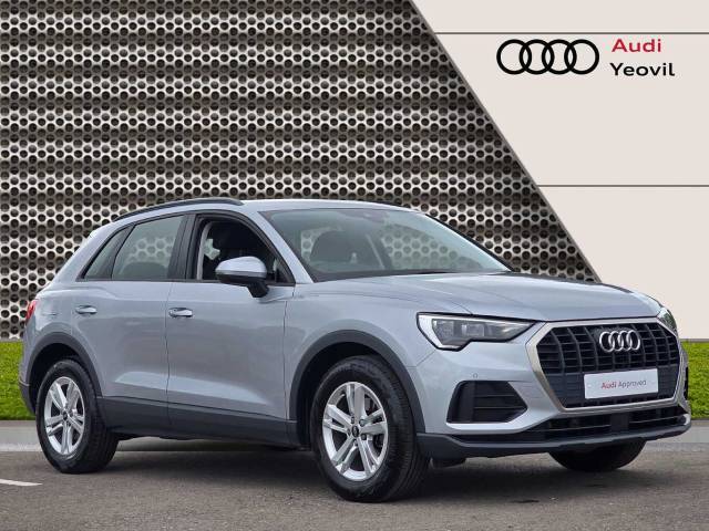Audi Q3 1.5 Technik 35 TFSI  150 PS S tronic 4x4 vehicle Petrol Floret silver, metallic