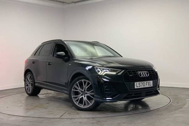 Audi Q3 2.0 Vorsprung 45 TFSI quattro 230 PS S tronic 4x4 vehicle Petrol Myth Black Metallic