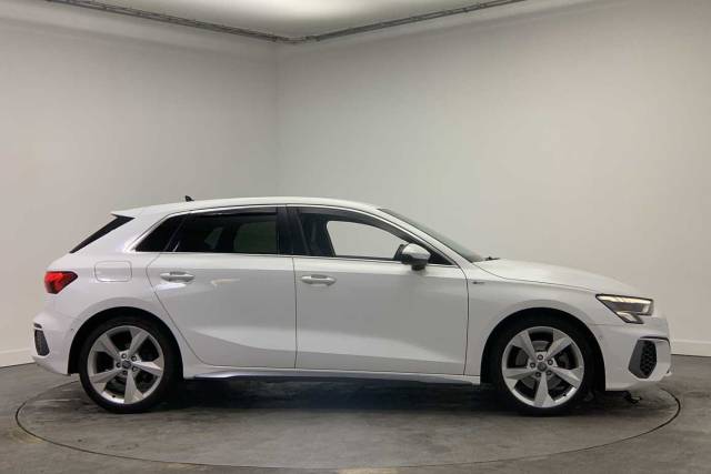 2020 Audi A3 Sportback 1.5 S line 35 TFSI  150 PS 6-speed