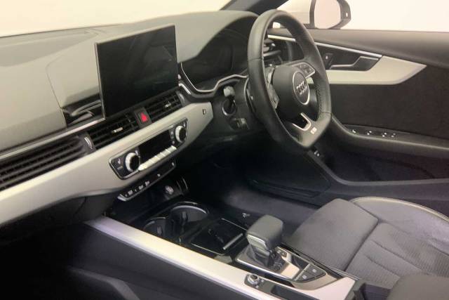2023 Audi A4 Saloon 2.0 S line 40 TFSI  204 PS S tronic