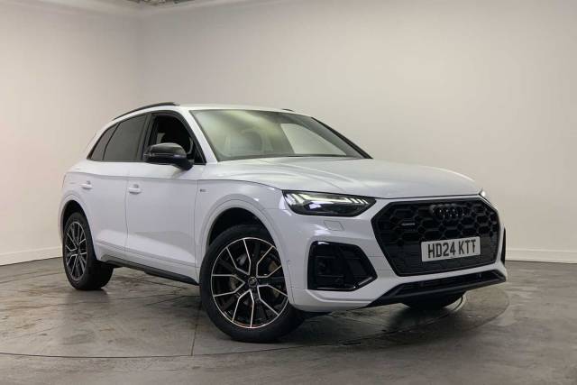 Audi Q5 2.0 Black Edition 45 TFSI quattro 265 PS S tronic 4x4 vehicle Petrol Glacier White Metallic