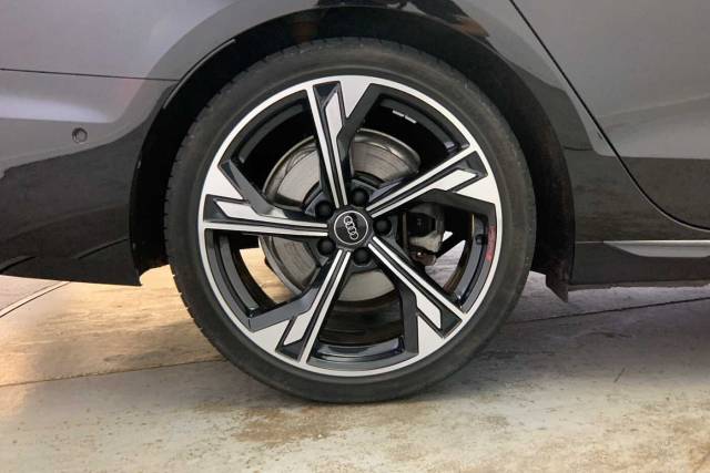 2024 Audi A4 Avant 2.0 Avant Black Edition 40 TDI quattro 204 PS S tronic