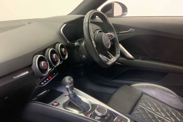 2020 Audi TT 2.0 Coup- Black Edition 45 TFSI quattro 245 PS S tronic