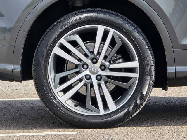 2020 Audi Q5 TFSI e 2.0 S line Competition 55 TFSI e quattro 367 PS S tronic