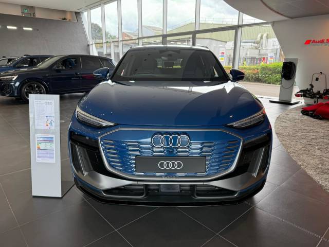 2025 Audi Q6 e-tron AUDI Q6 SUV S line e-tron quattro 285,00 kW