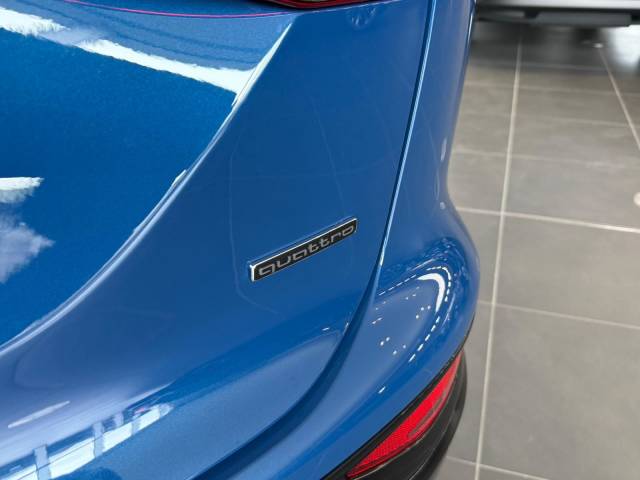 2025 Audi Q6 e-tron AUDI Q6 SUV S line e-tron quattro 285,00 kW