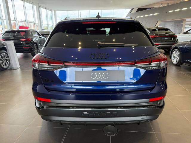Audi Q4 e-tron AUDI Q4 Black Edition 40 e-tron 150,00 kW