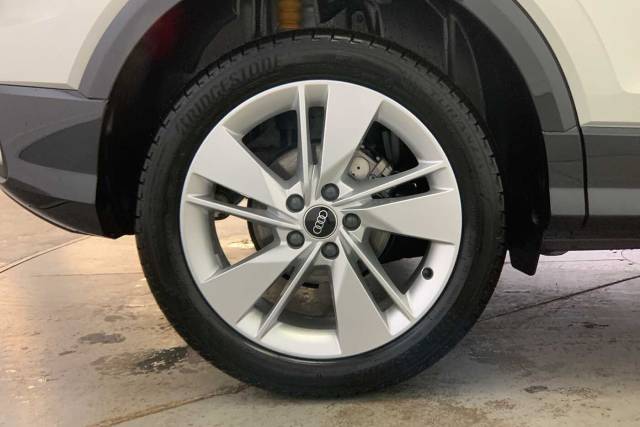 2024 Audi Q2 1.5 S line 35 TFSI  150 PS 6-speed
