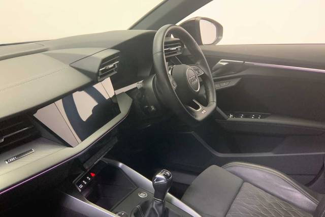 2021 Audi A3 Sportback 1.5 Edition 1 35 TFSI  150 PS 6-speed
