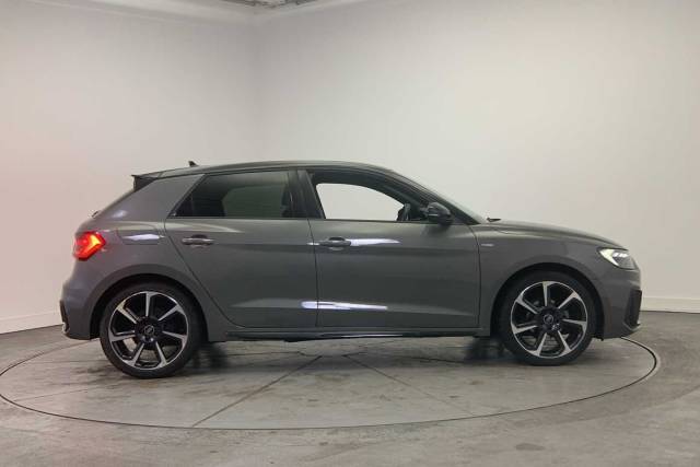 2023 Audi A1 Sportback 1.0 Black Edition 25 TFSI  95 PS 5-speed