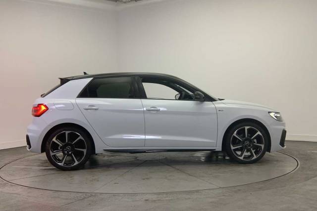 2023 Audi A1 Sportback 1.0 Black Edition 30 TFSI  110 PS S tronic