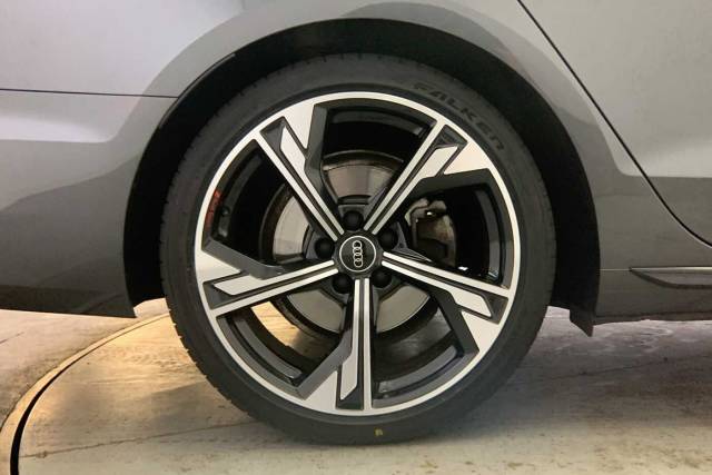 2023 Audi A4 Avant 2.0 Avant Black Edition 40 TDI quattro 204 PS S tronic