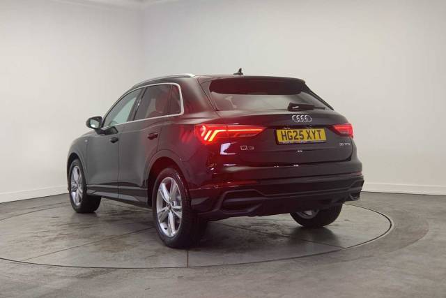 2024 Audi Q3 1.5 S line 35 TFSI  150 PS S tronic