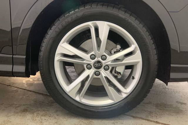 2024 Audi Q3 1.5 S line 35 TFSI  150 PS S tronic