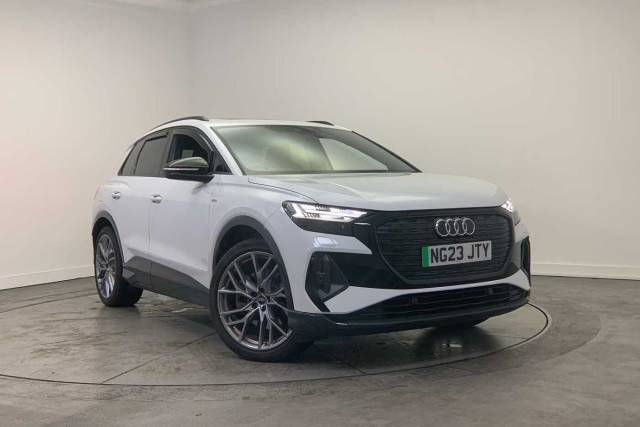 Audi Q4 e-tron Q4  Vorsprung 50 e-tron quattro 220,00 kW 4x4 vehicle Electric Glacier white, metallic