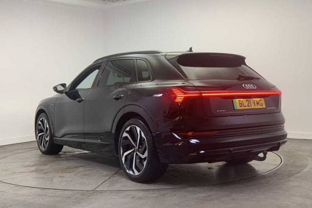 2021 Audi E-tron Black Edition 55 quattro 300,00 kW