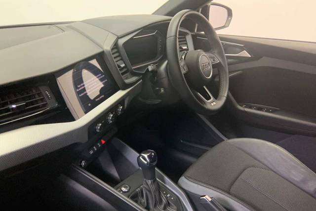 2022 Audi A1 Sportback 1.5 S line 35 TFSI  150 PS S tronic