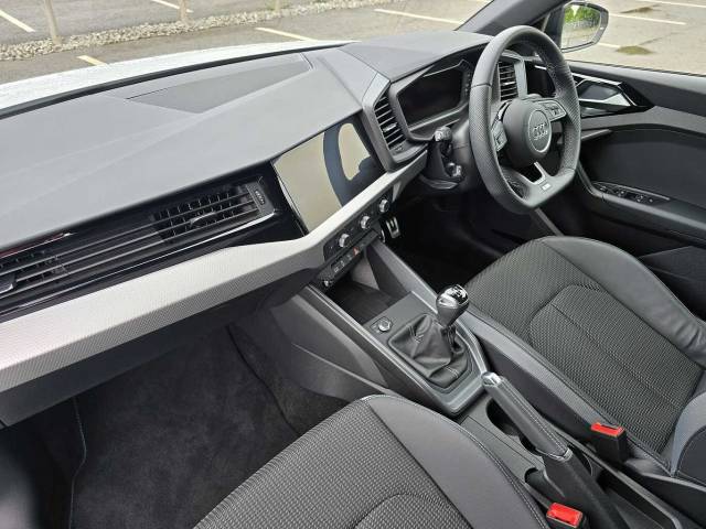 2024 Audi A1 Sportback 1.0 Black Edition 30 TFSI  116 PS 6-speed