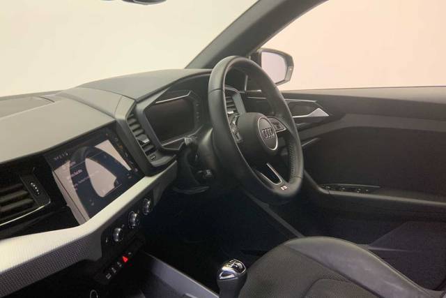 2022 Audi A1 Sportback 1.0 S line 30 TFSI  110 PS 6-speed