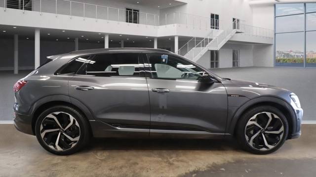 2022 Audi E-tron Black Edition 50 quattro 230,00 kW