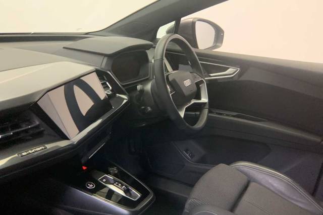 2023 Audi Q4 e-tron Q4  (O) S line 40 e-tron  150,00 kW