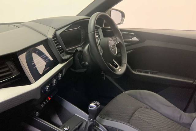 2022 Audi A1 Sportback 1.0 S line 30 TFSI  110 PS 6-speed