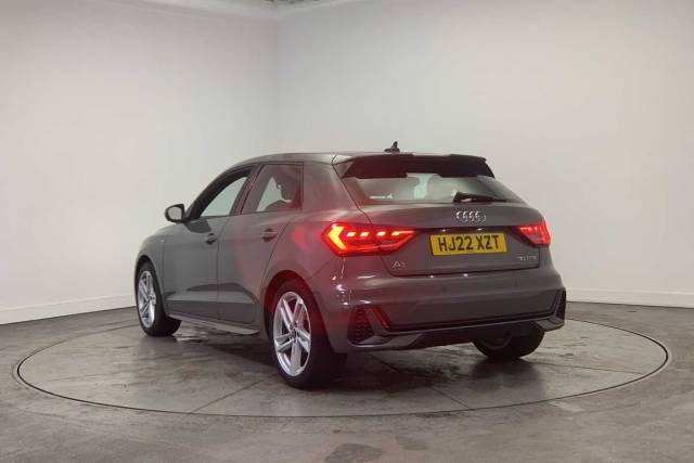 2022 Audi A1 Sportback 1.0 S line 30 TFSI  110 PS 6-speed