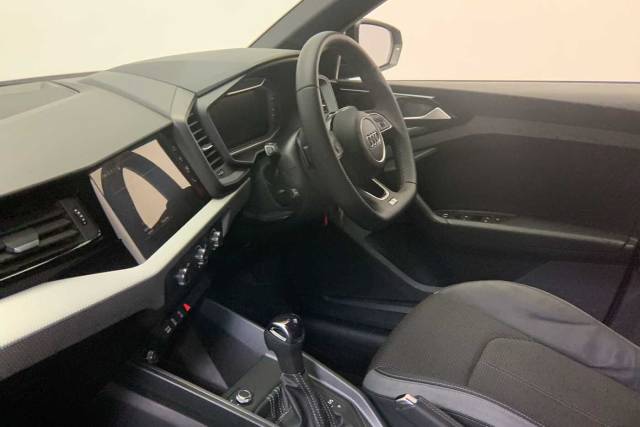 2024 Audi A1 Sportback 1.0 Black Edition 30 TFSI  116 PS S tronic