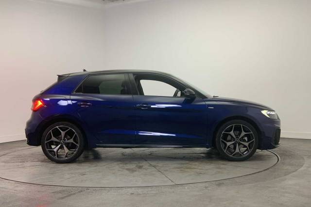 2024 Audi A1 Sportback 1.0 Black Edition 30 TFSI  116 PS S tronic