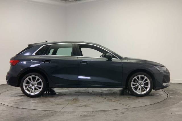 2024 Audi A3 Sportback 1.5 Sport 30 TFSI  116 PS 6-speed