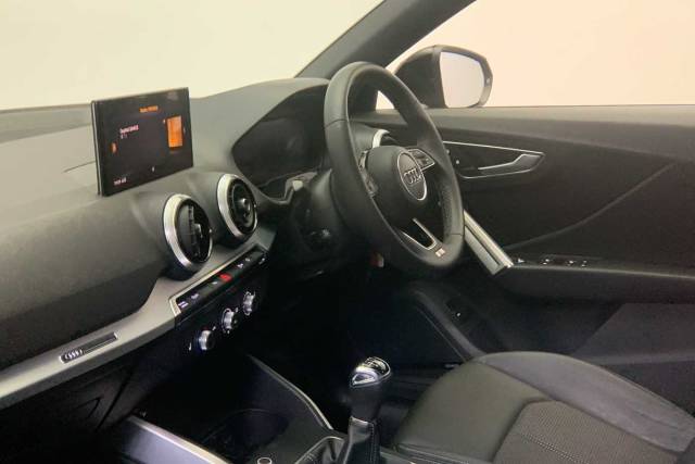 2021 Audi Q2 1.0 S line 30 TFSI  110 PS 6-speed