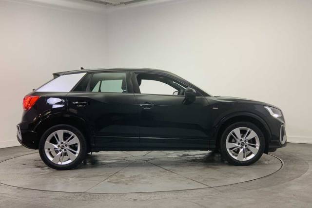 2021 Audi Q2 1.0 S line 30 TFSI  110 PS 6-speed