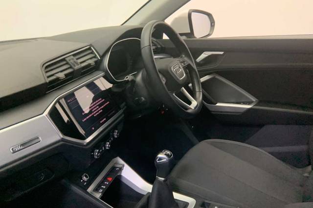 2021 Audi Q3 1.5 Technik 35 TFSI  150 PS 6-speed