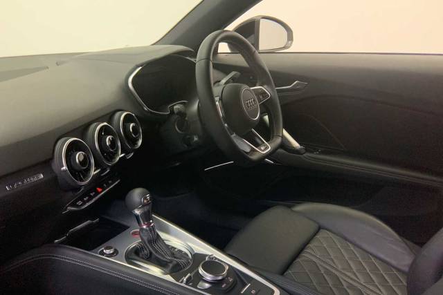 2018 Audi TT S Coup- Black Edition 2.0 TFSI quattro 310 PS S tronic