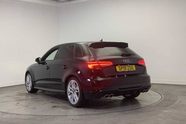 2019 Audi S3 Sportback 2.0 Black Edition TFSI  300 PS S tronic