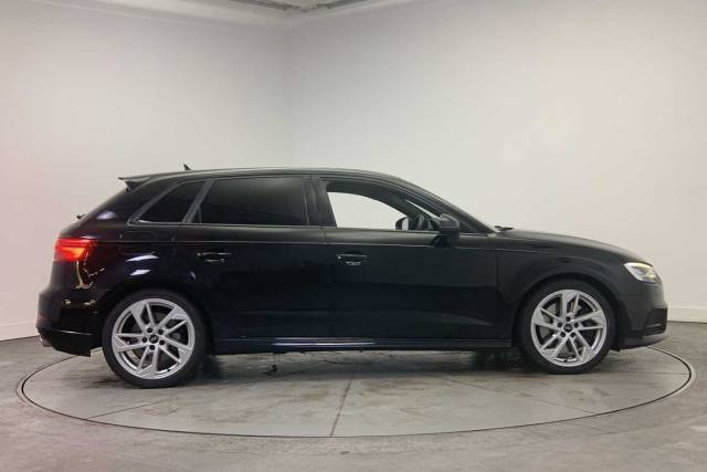 2019 Audi S3 Sportback 2.0 Black Edition TFSI  300 PS S tronic