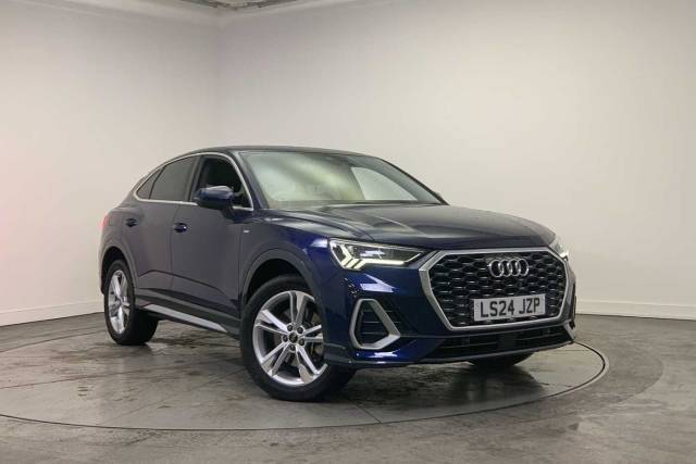Audi Q3 Sportback TFSI e 1.4 S line 45 TFSI e  245 PS S tronic 4x4 vehicle Hybrid Navarra Blue Metallic