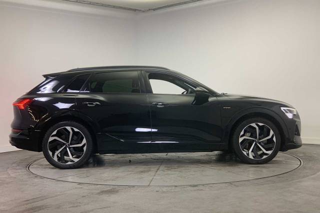 2022 Audi E-tron Black Edition 55 quattro 300,00 kW