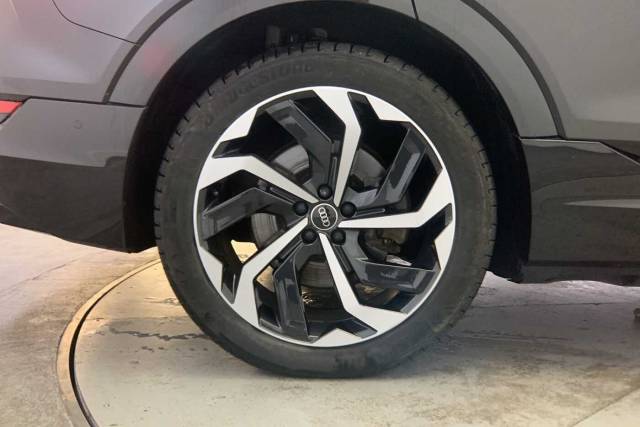 2022 Audi E-tron Black Edition 55 quattro 300,00 kW