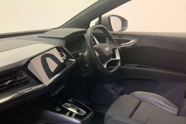 2022 Audi Q4 e-tron Q4  S line 40 e-tron  150,00 kW