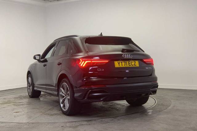2021 Audi Q3 1.5 Black Edition 35 TFSI  150 PS 6-speed