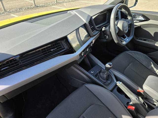 2023 Audi A1 Sportback 1.0 Black Edition 30 TFSI  110 PS 6-speed