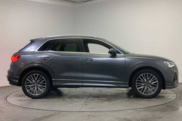 2021 Audi Q3 2.0 S line 35 TDI  150 PS S tronic