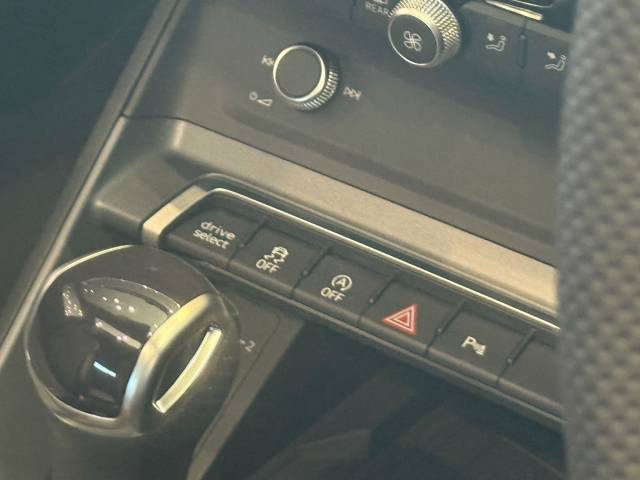 2025 Audi Q6 e-tron AUDI Q6 SUV S line e-tron quattro 285,00 kW