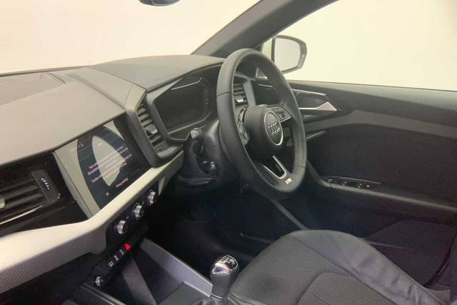 2022 Audi A1 Sportback 1.0 S line 30 TFSI  110 PS 6-speed