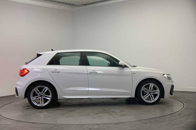 2022 Audi A1 Sportback 1.0 S line 30 TFSI  110 PS 6-speed