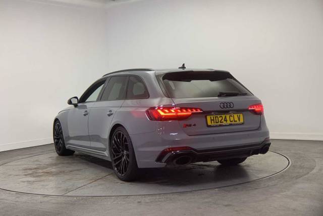2024 Audi RS 4 Avant 2.9 RS 4 Avant Carbon Black   450 PS tiptronic